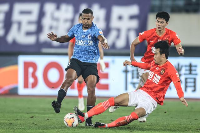 申花终于熬过密集赛程 但下轮打国安又面临新难题
